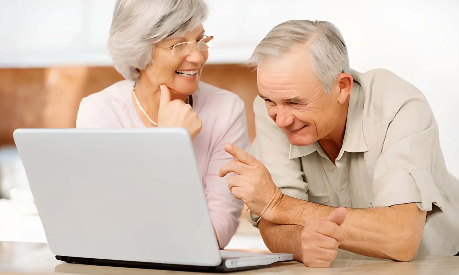 choosing the best travel insurance for the elderly